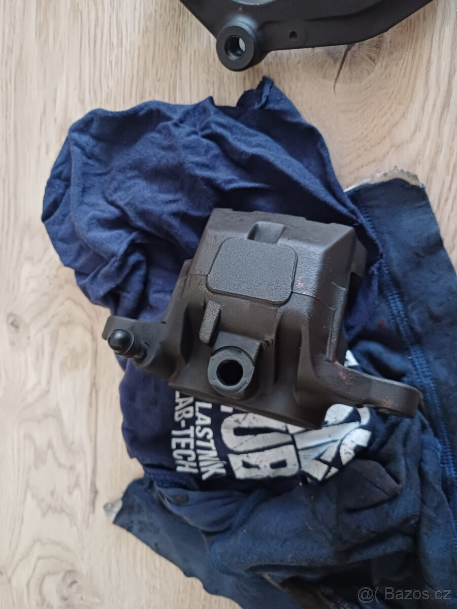 Brzdový třmen levý přední Yamaha FZ6 - 5