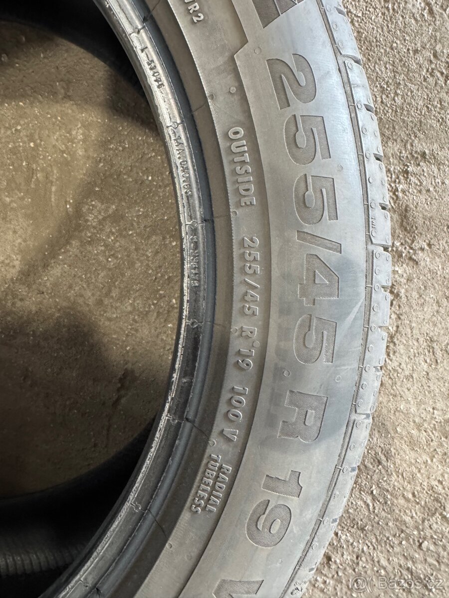 Continental 255/45/19 - 5