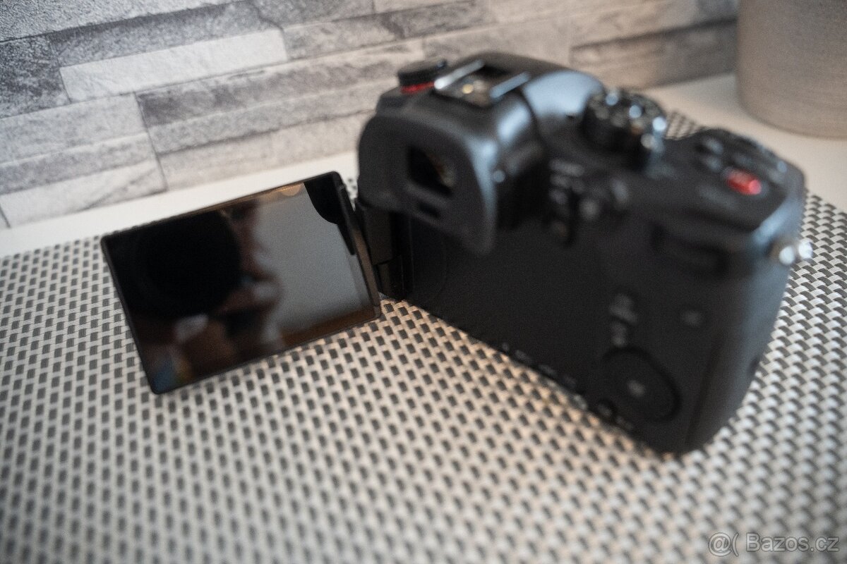 Panasonic GH5S + 2 objektivy + příslušenství - 5