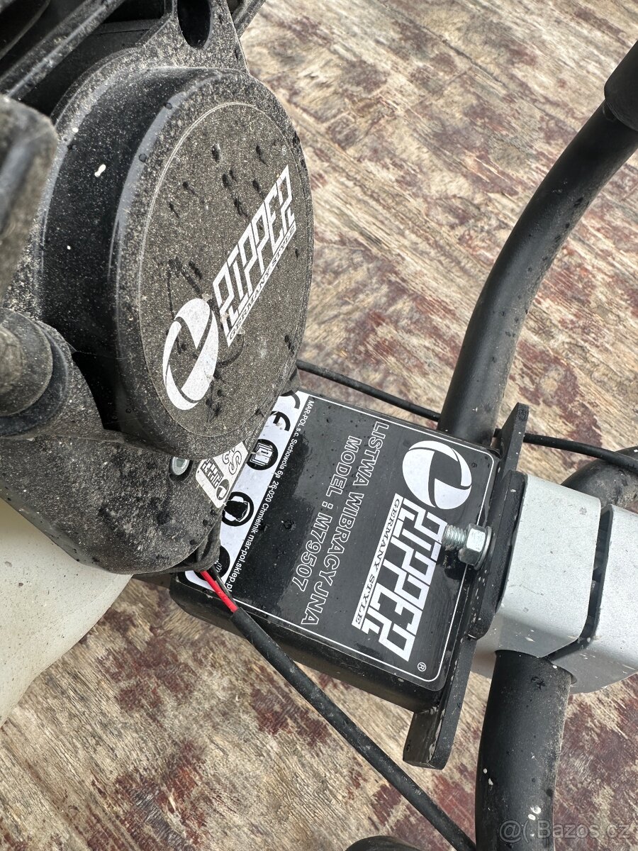 Benzinová vibrační lišta - 5