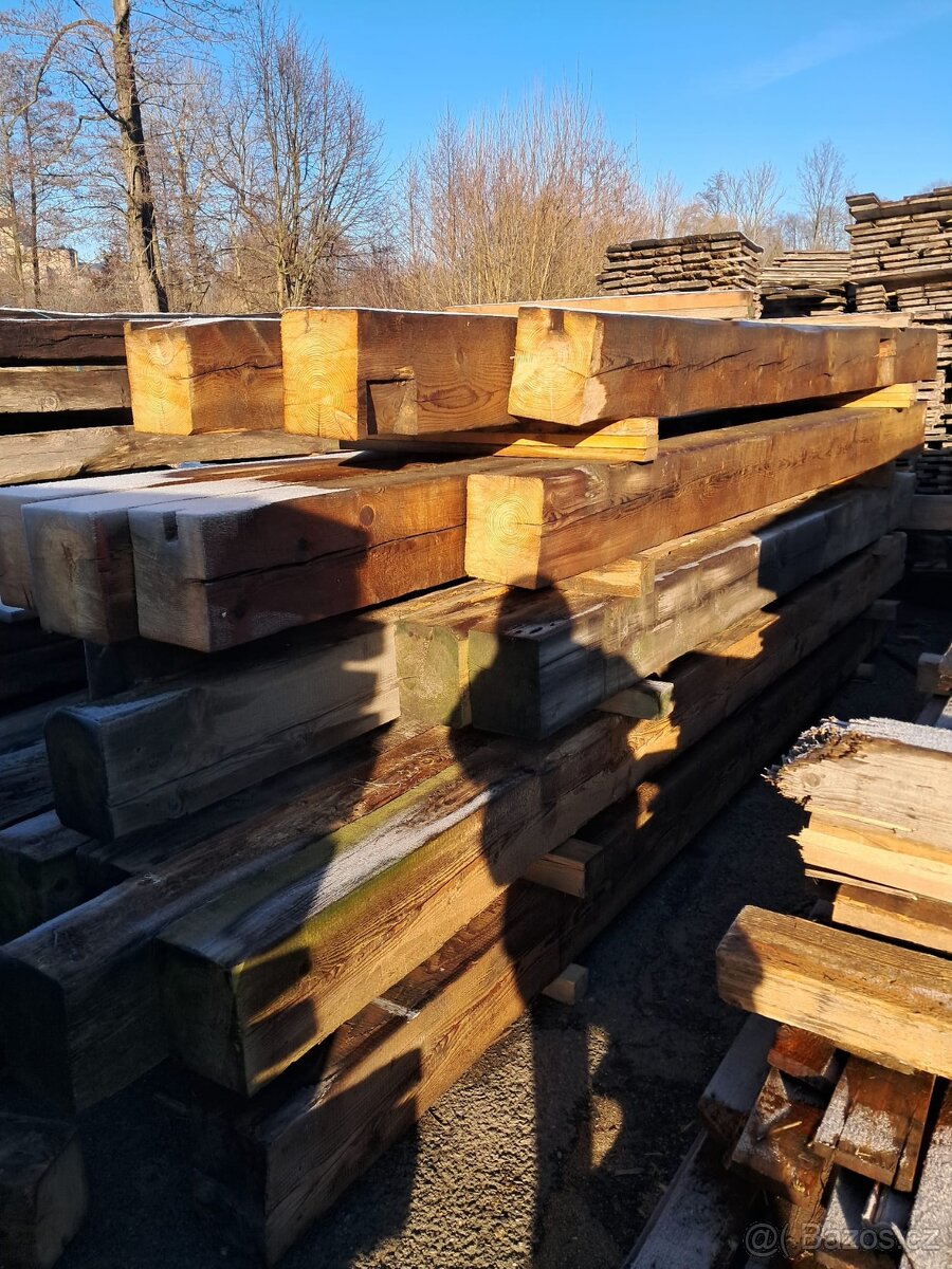 Prodám staré stoleté smrkové trámy - 5