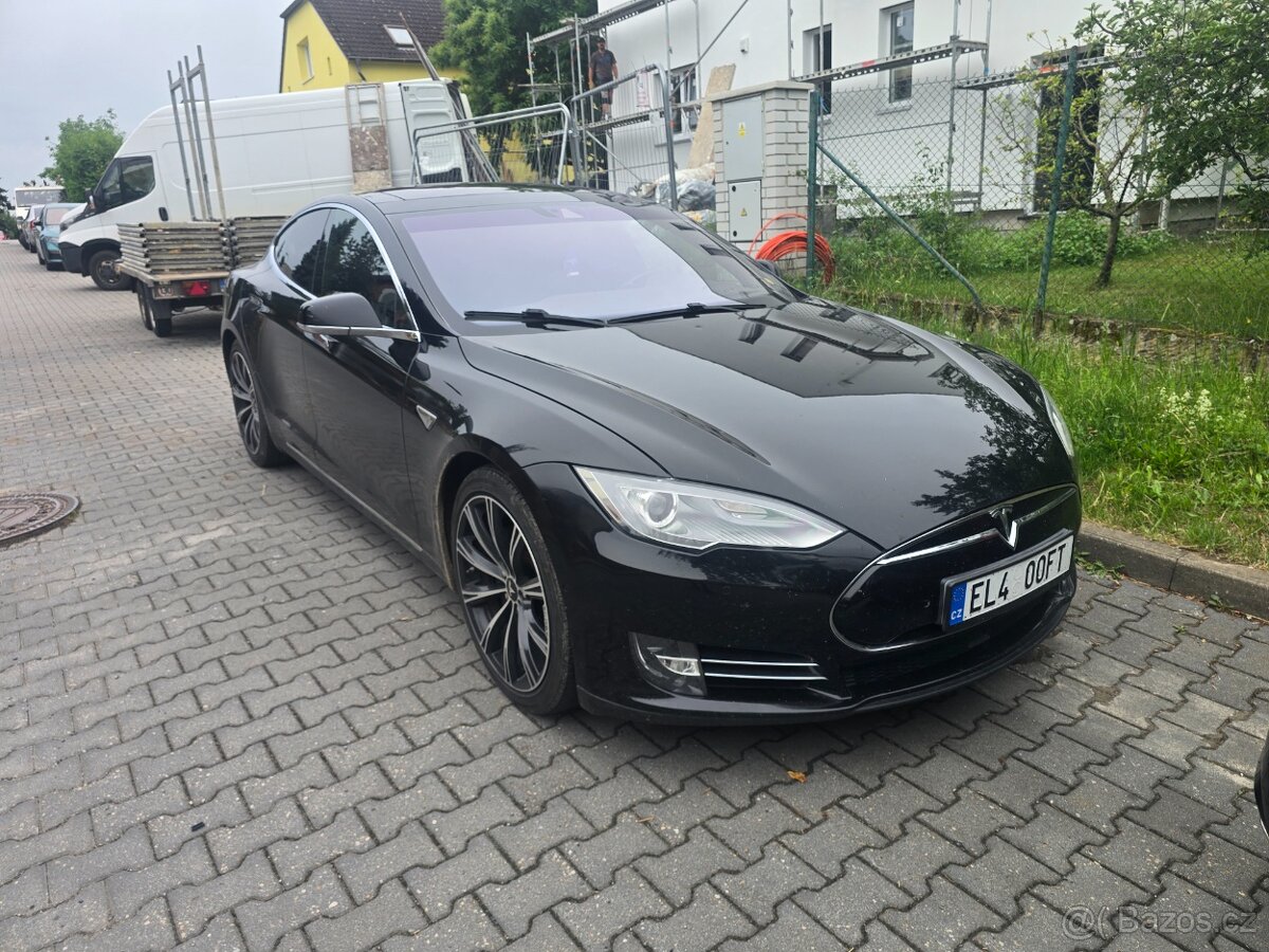 Tesla Model S 90D Free Supercharger - 5