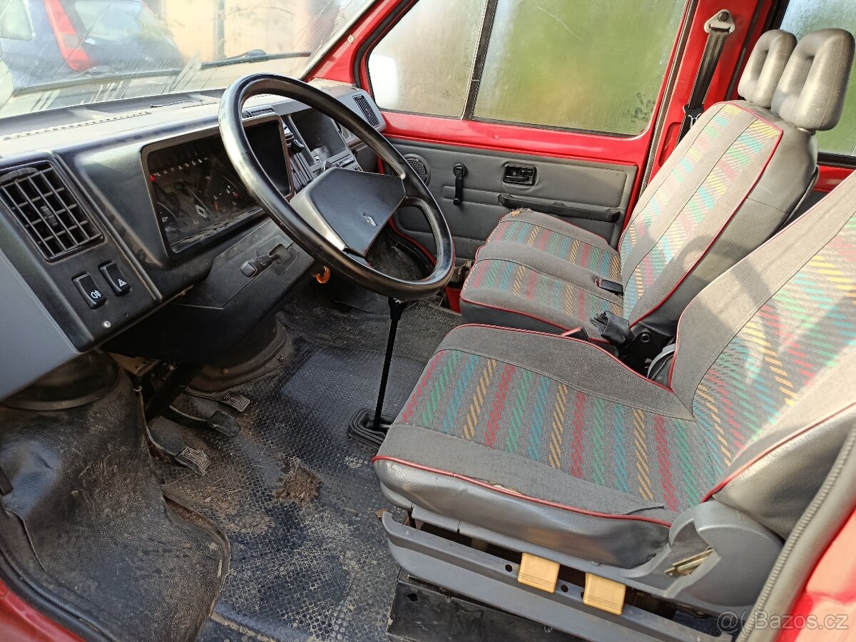Renault Trafic 2,5D dodávka - 5