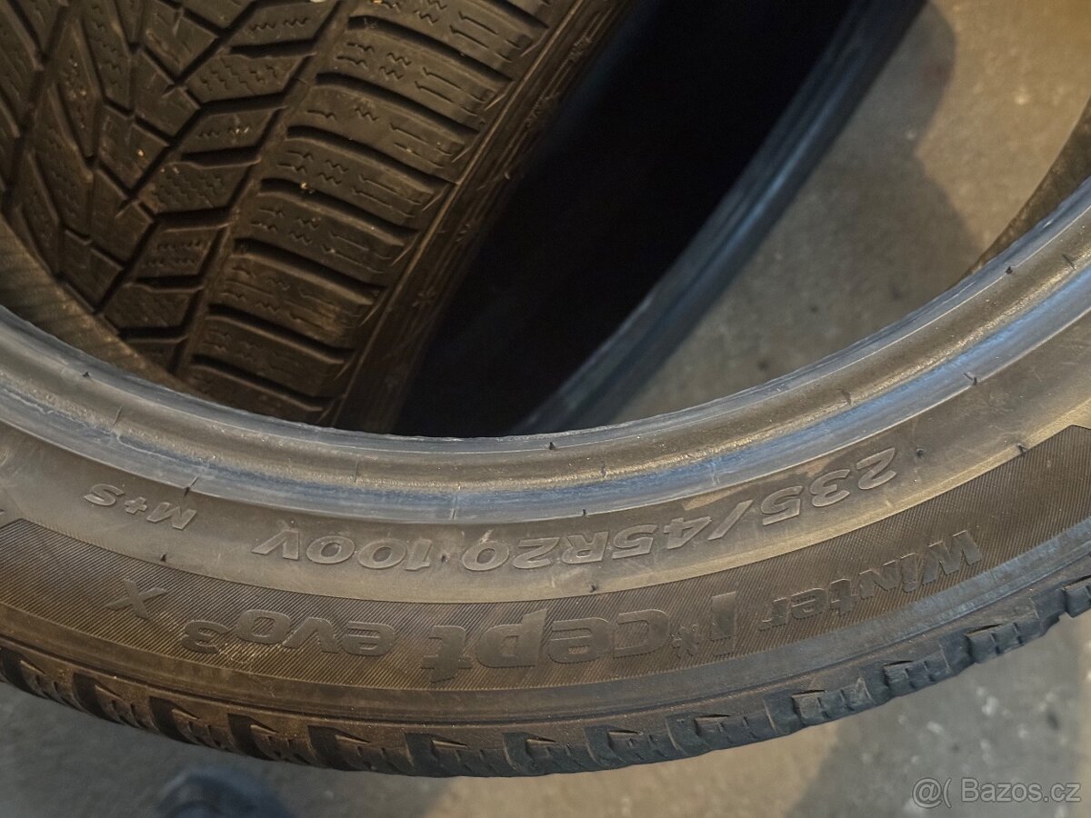 235/45R20 - 5