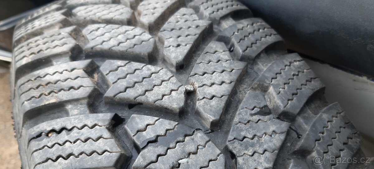 2ks kol Ford Transit se zimnimi pneu - 5