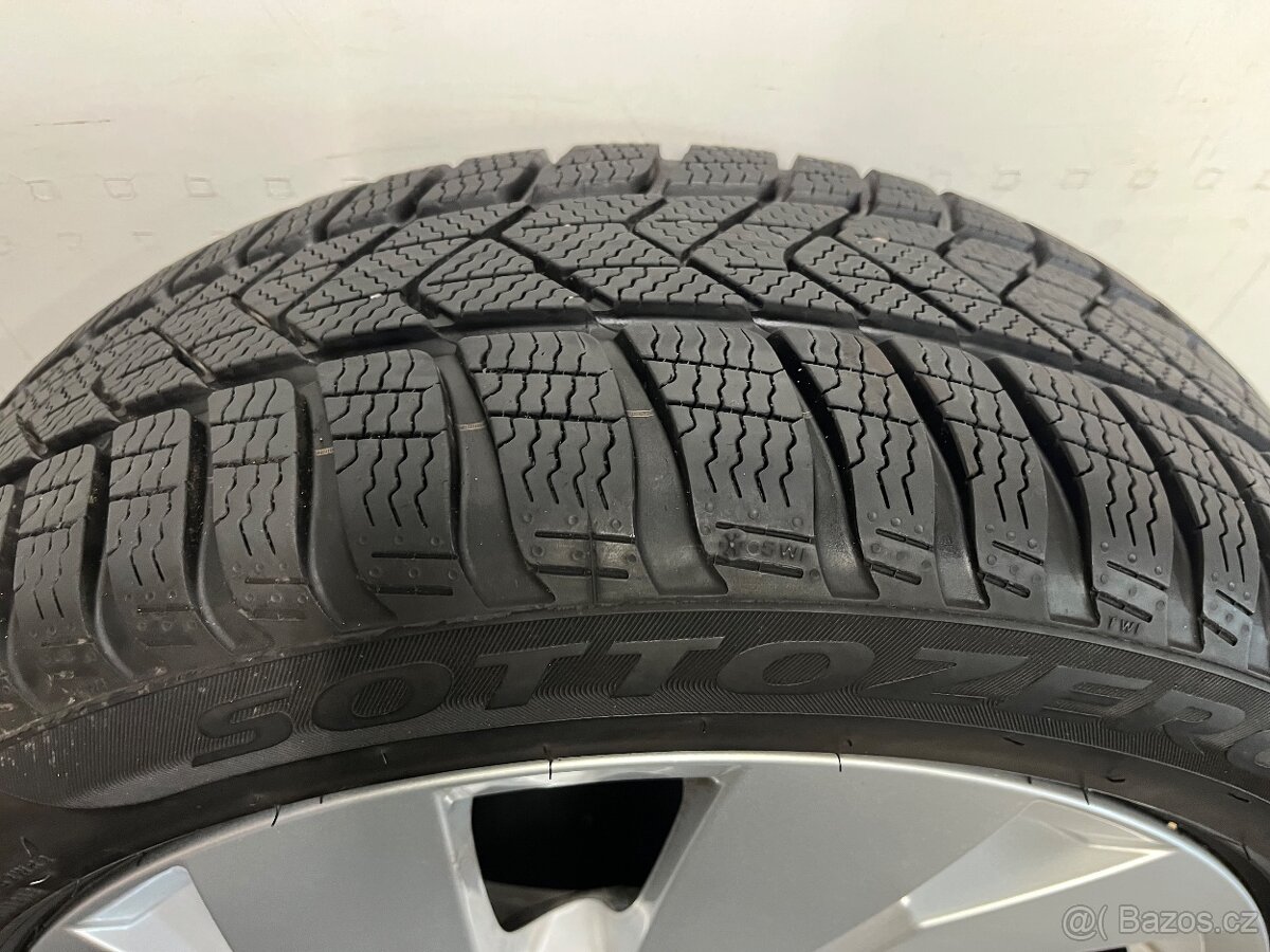 VW Golf IIV R18 Zánovní zimní sada - 5