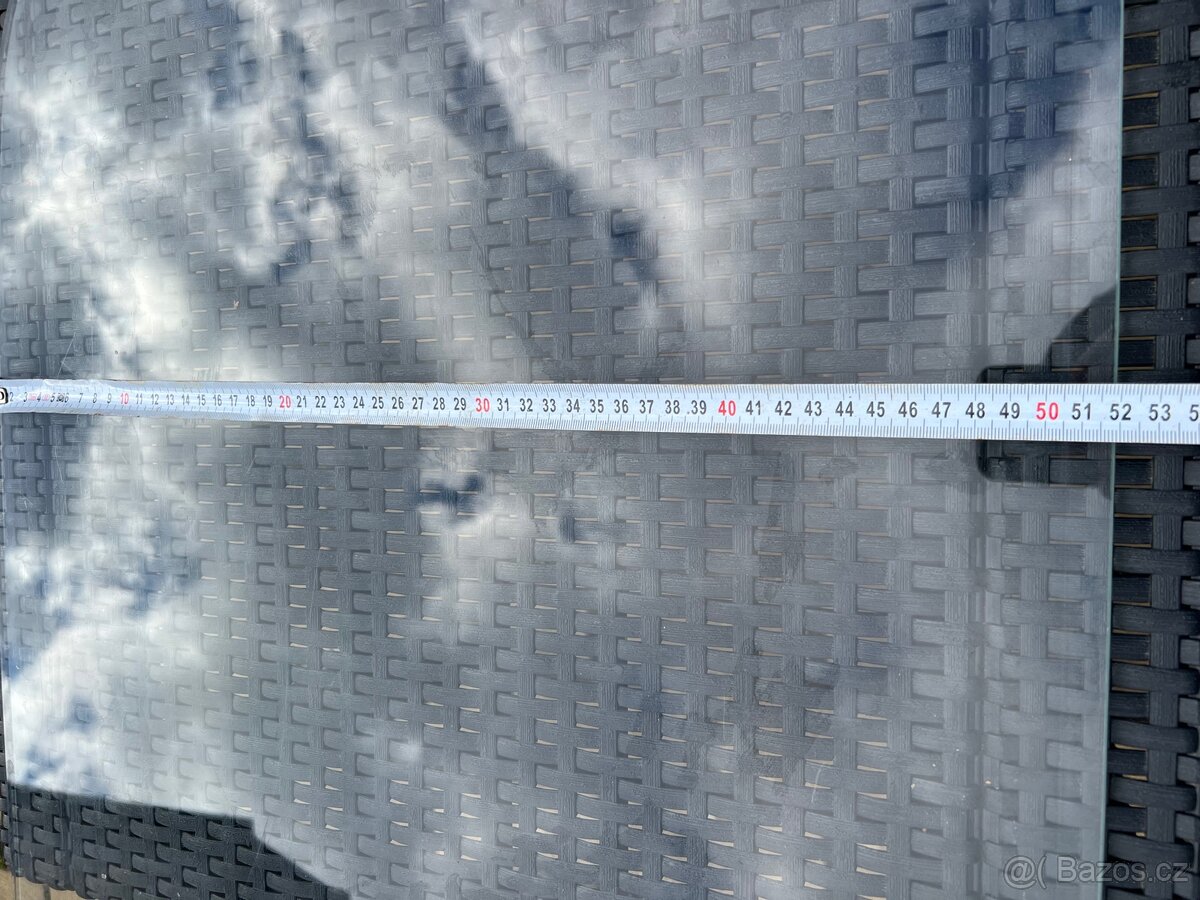 Prodám čelní a zadní sklo kabiny Praga V3S - 5