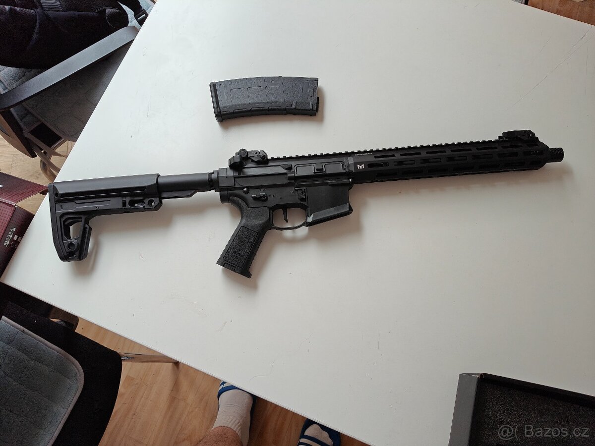 Téměř nová M4 - 5
