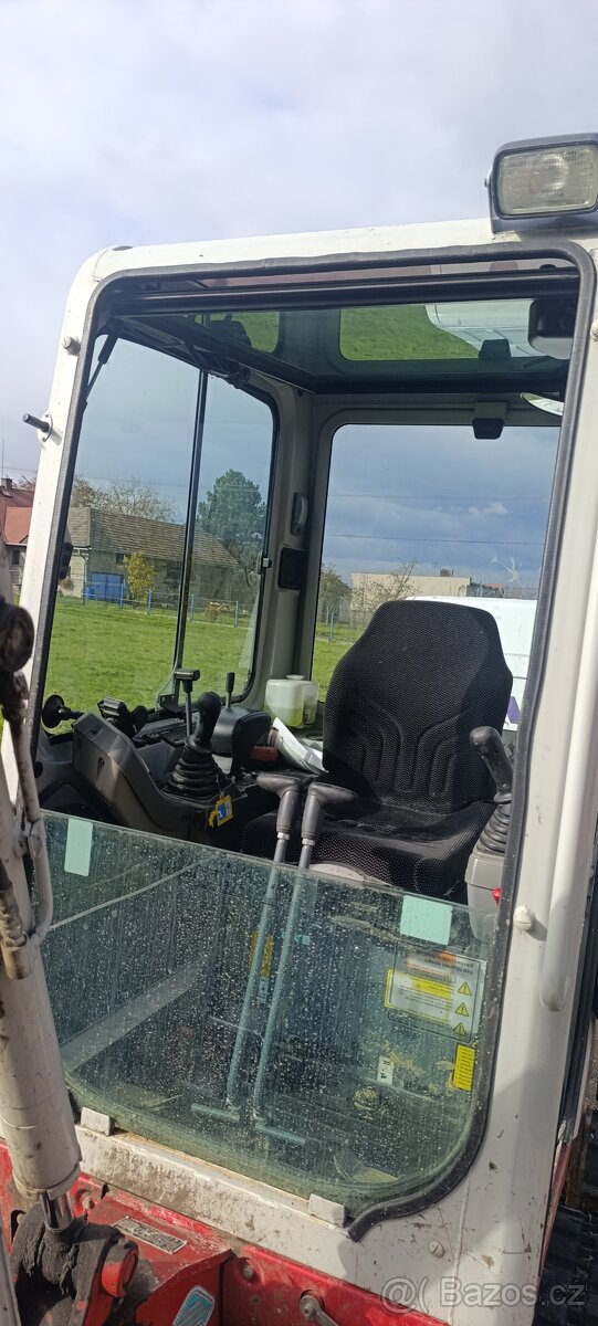 Minibagr Takeuchi TB216 - 5