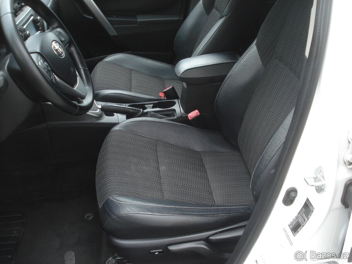 Toyota Auris 1.8 Hybrid e-CVT Executive - 5