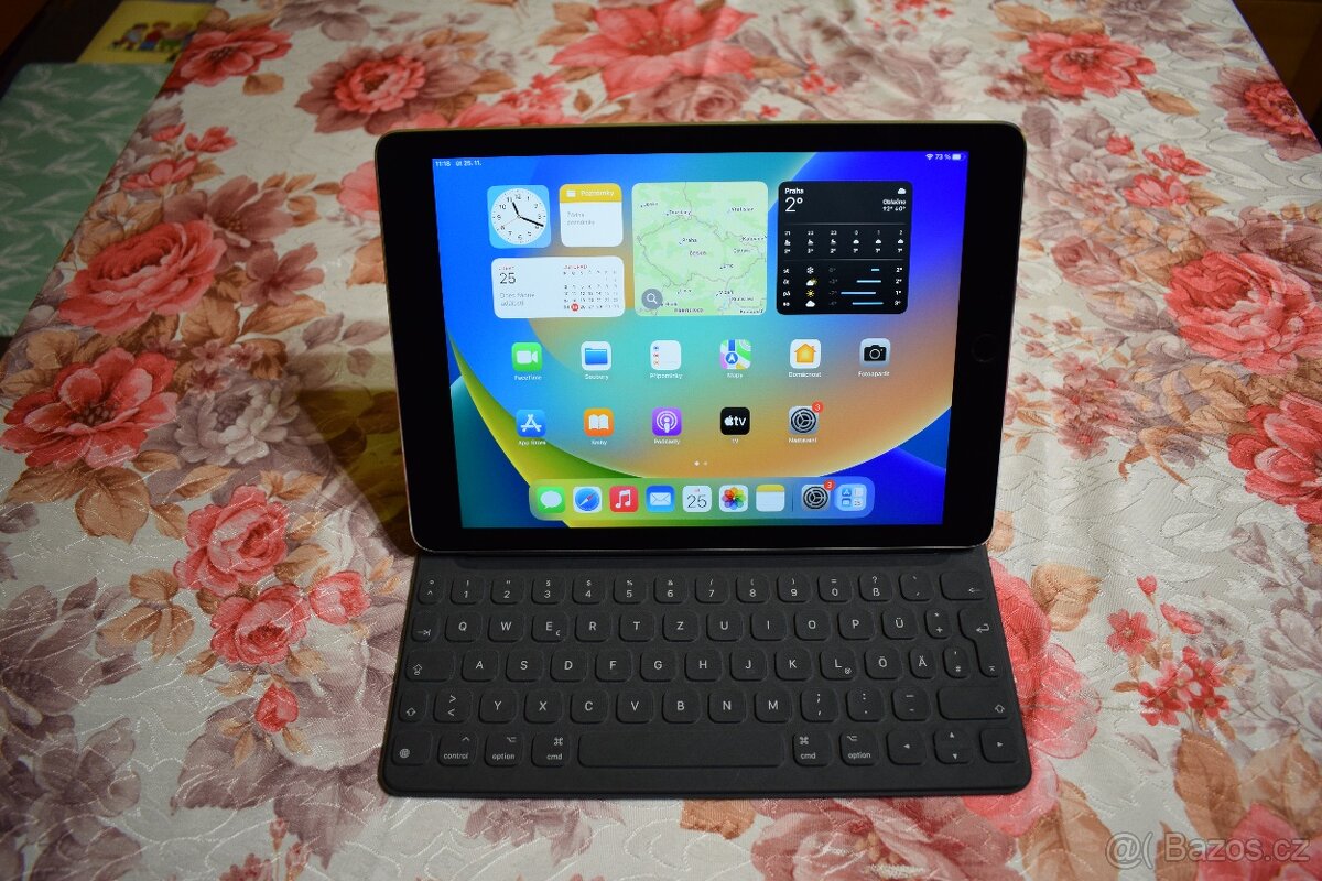 Apple iPad Pro 9.7-inch - A1673, (Wi-Fi Only), 32GB, (8) - 5