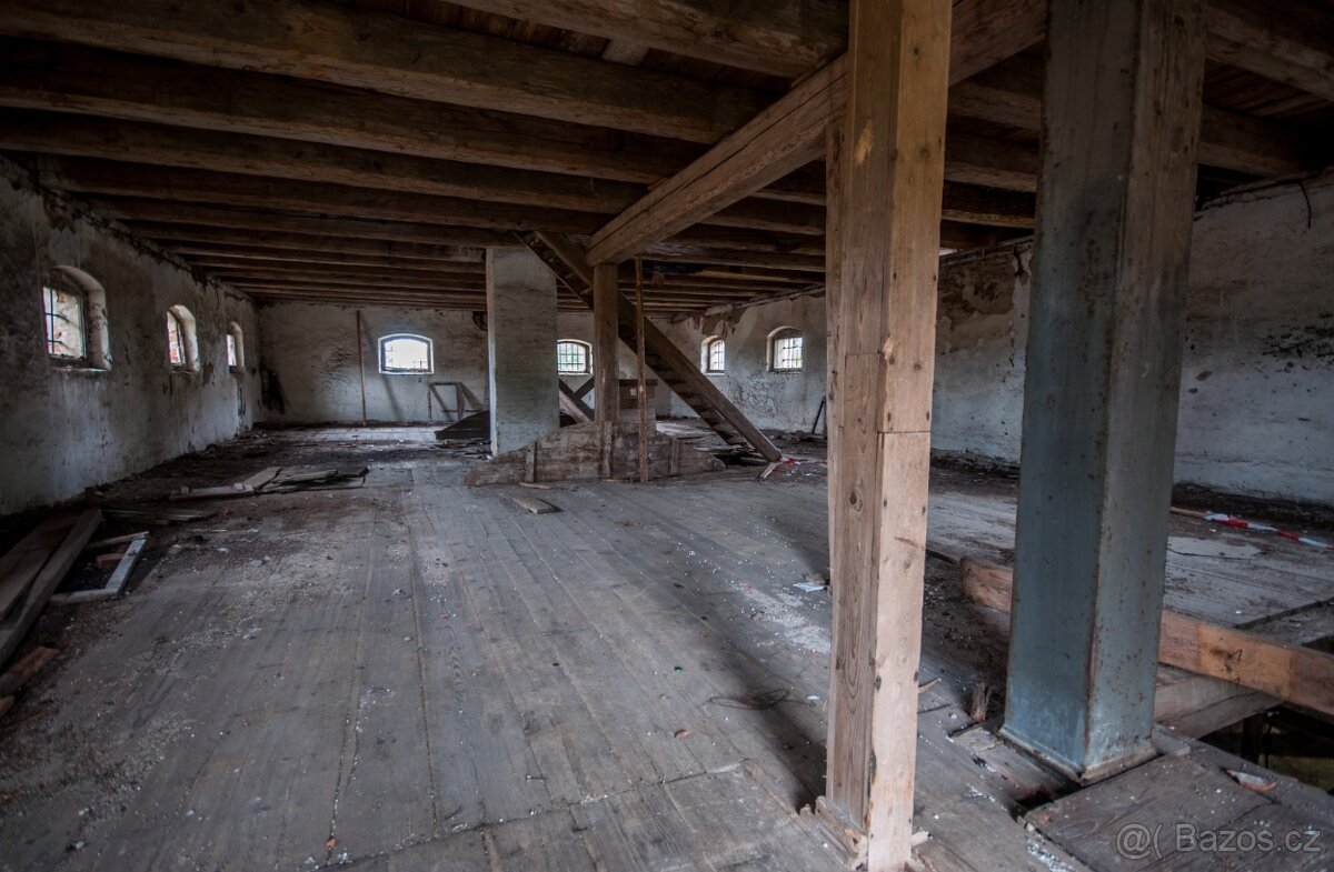 Zajišťujeme zdarma demolice starých střech a objektů - 5