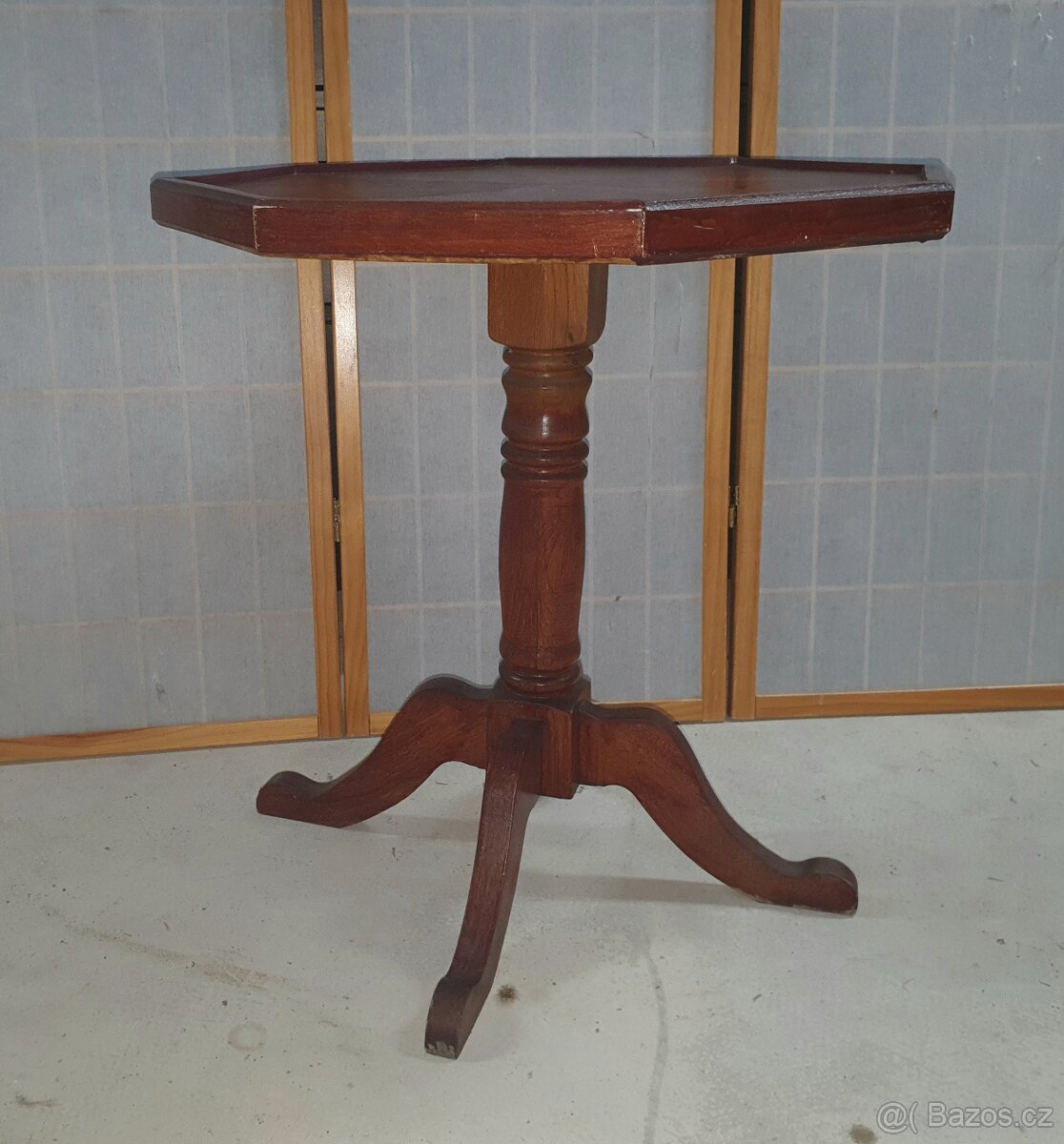 Mahagonový odkládací stolek - 5