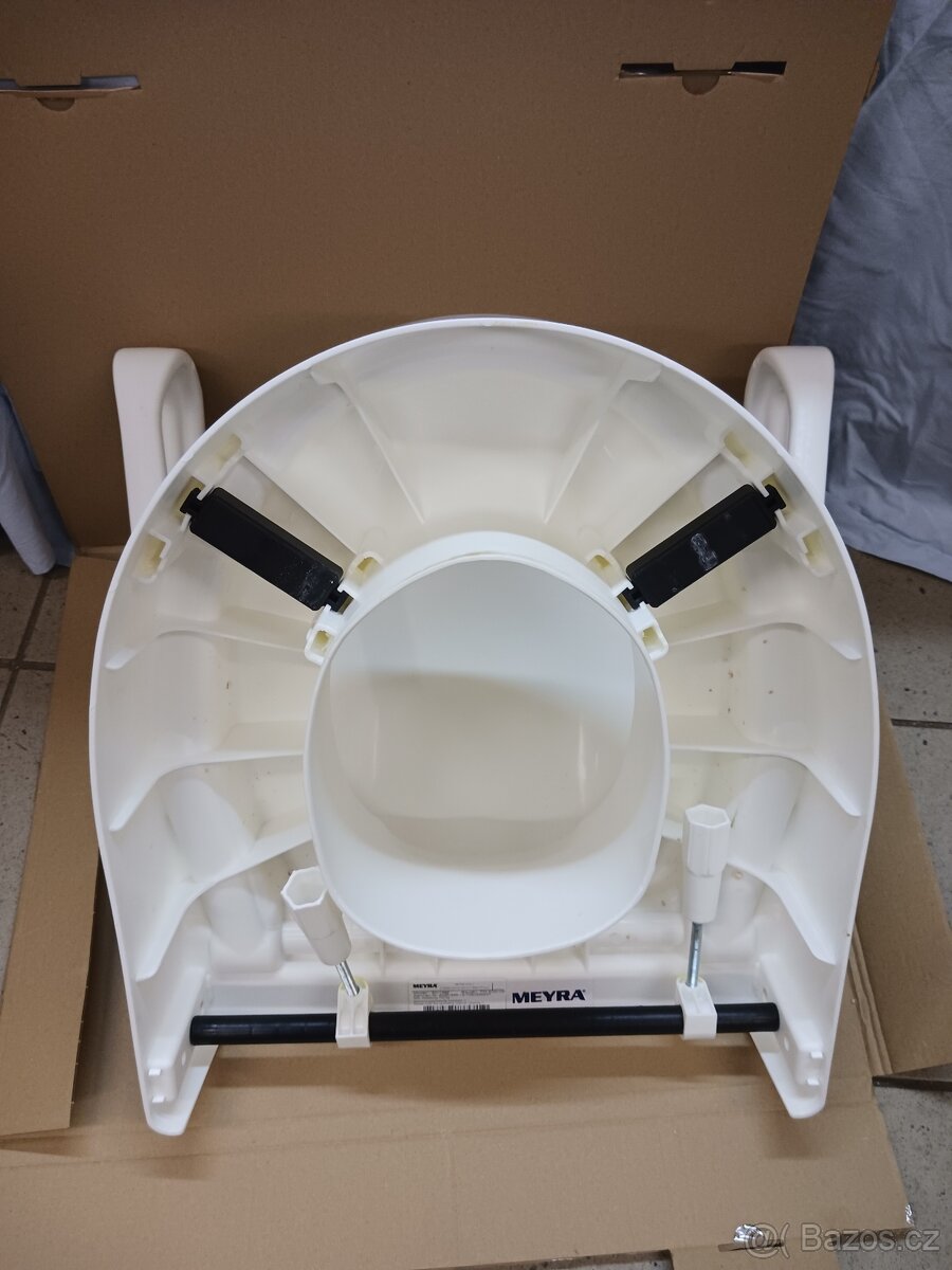 Vyvýšený nástavec na wc s madly - 5