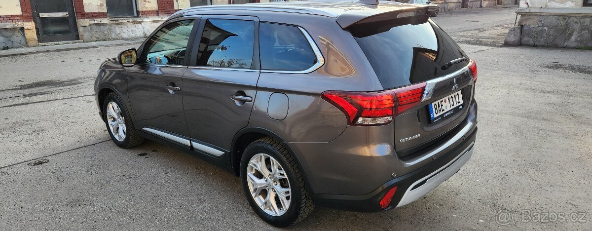 Mitsubishi Outlander, 2.0iMIVECAUTOMAT4x41ČR7míst - 5