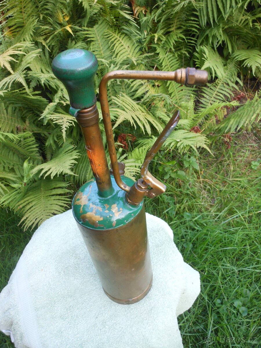 RUČNÍ ZAHRADNÍ POSTŘIKOVAČ - 5