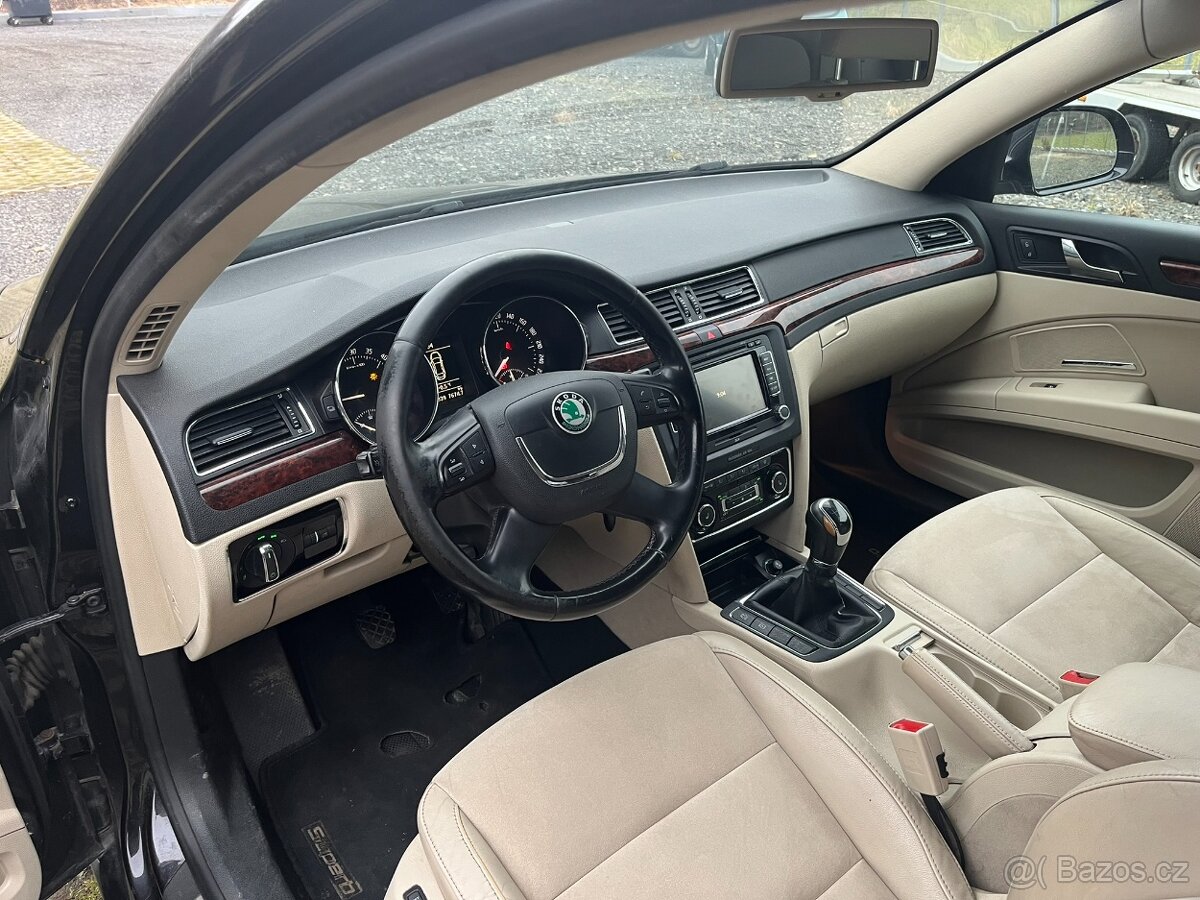 Škoda Superb 2.0 Tdi Elegance 4x4 - 5