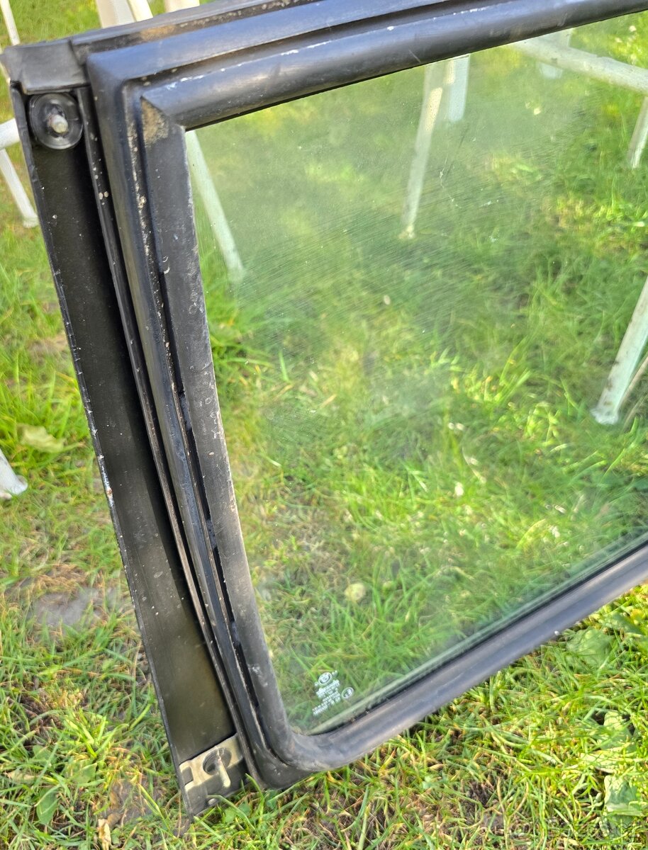 Bmw e30 coupe boční okna - 5