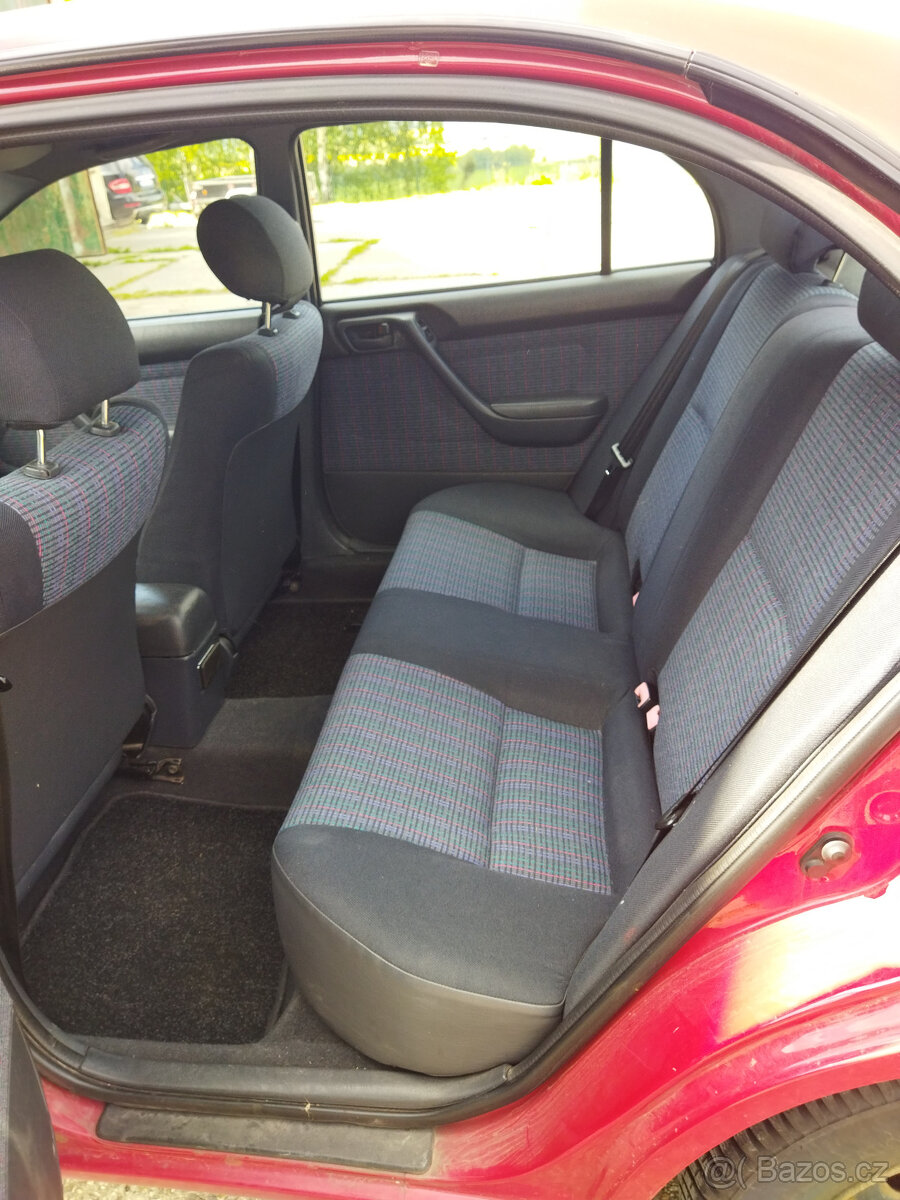 Carina e 1.6 16V - 5