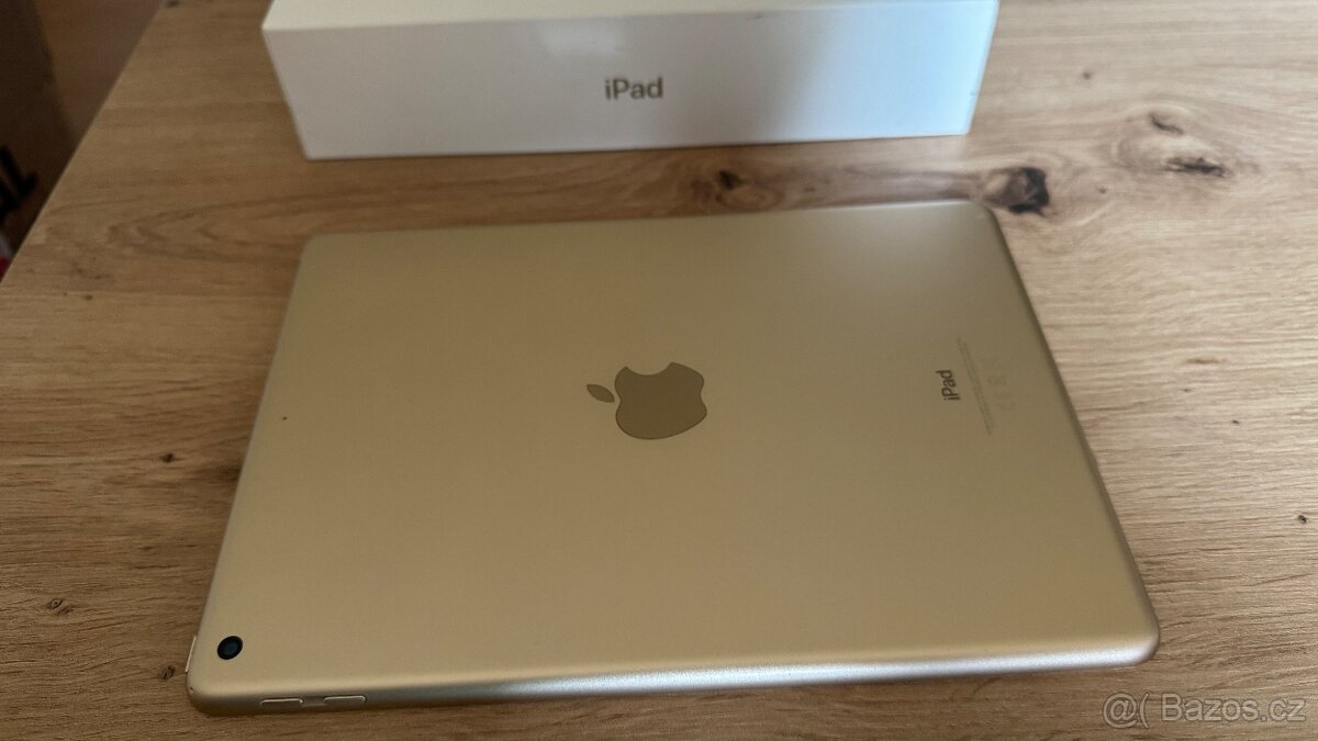 Apple iPad 7 32GB, příslušenství, 2600Kč - 5