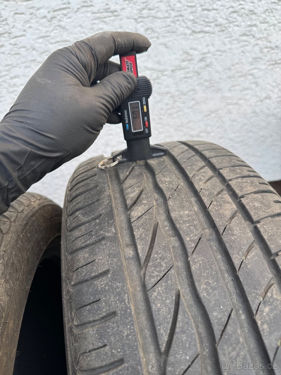 Pneu Bridgestone 215/45r16 - 5