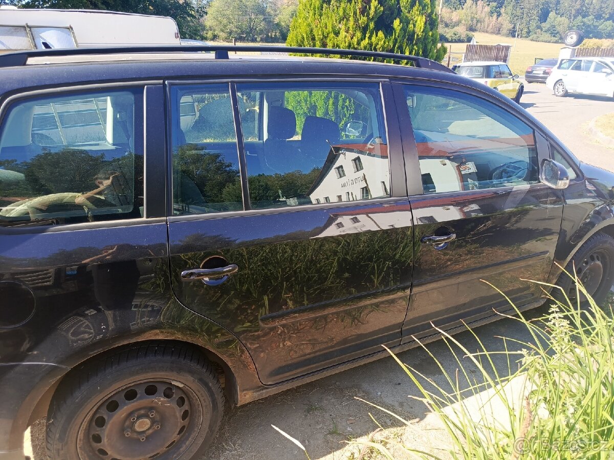 volkswagen touran - 5