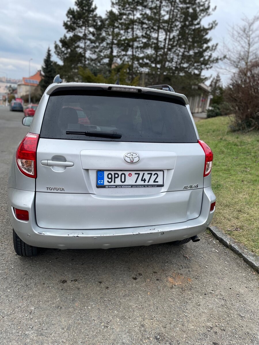 Toyota RAV4 2.2D - 5