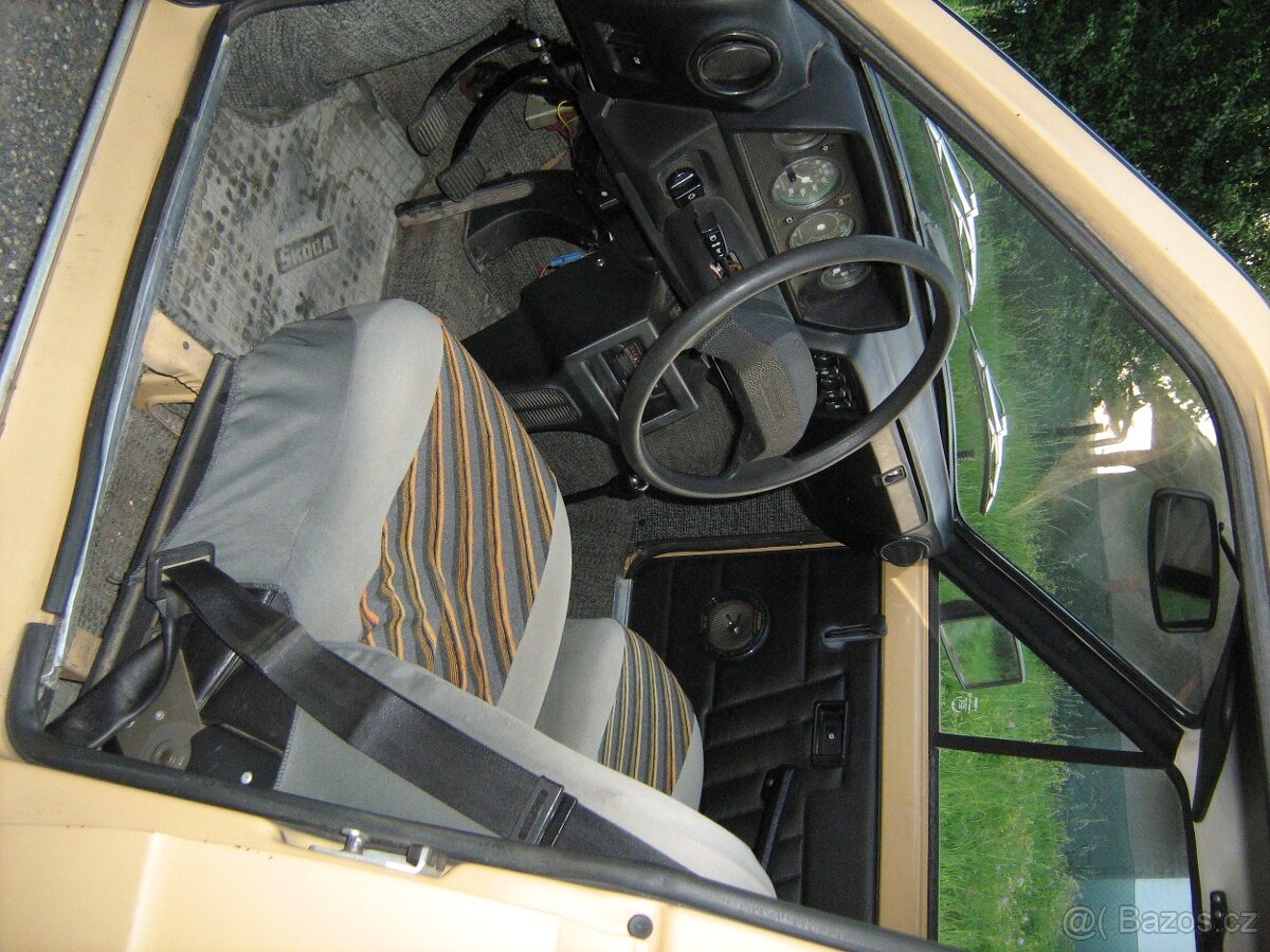 Škoda 105 1987 - 5