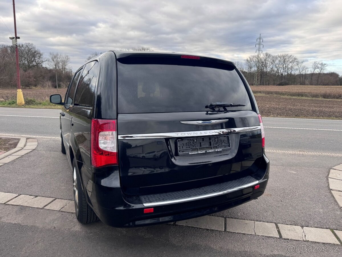 Chrysler Town Country 3,6 RT Penta DVD 2014 - 5