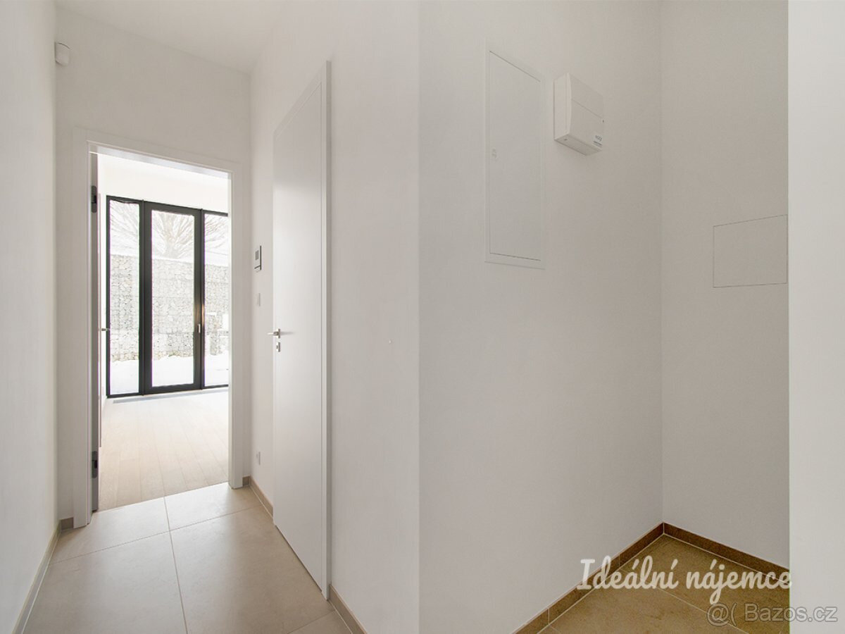 Pronájem bytu 1+kk, Na Dračkách, Veleslavín, 18000 Kč/měs, 2 - 5