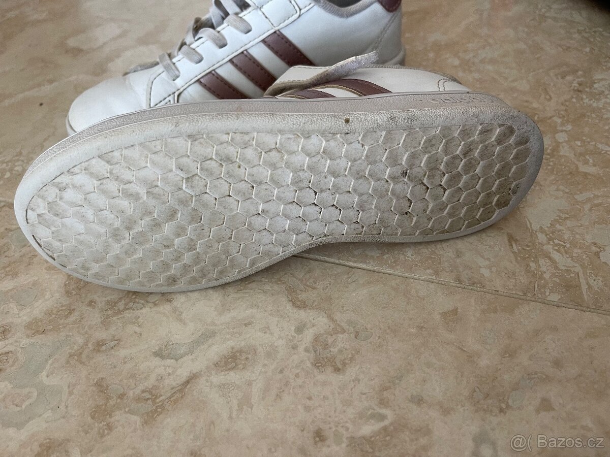 Dívčí obuv Adidas velikost 32 - 5