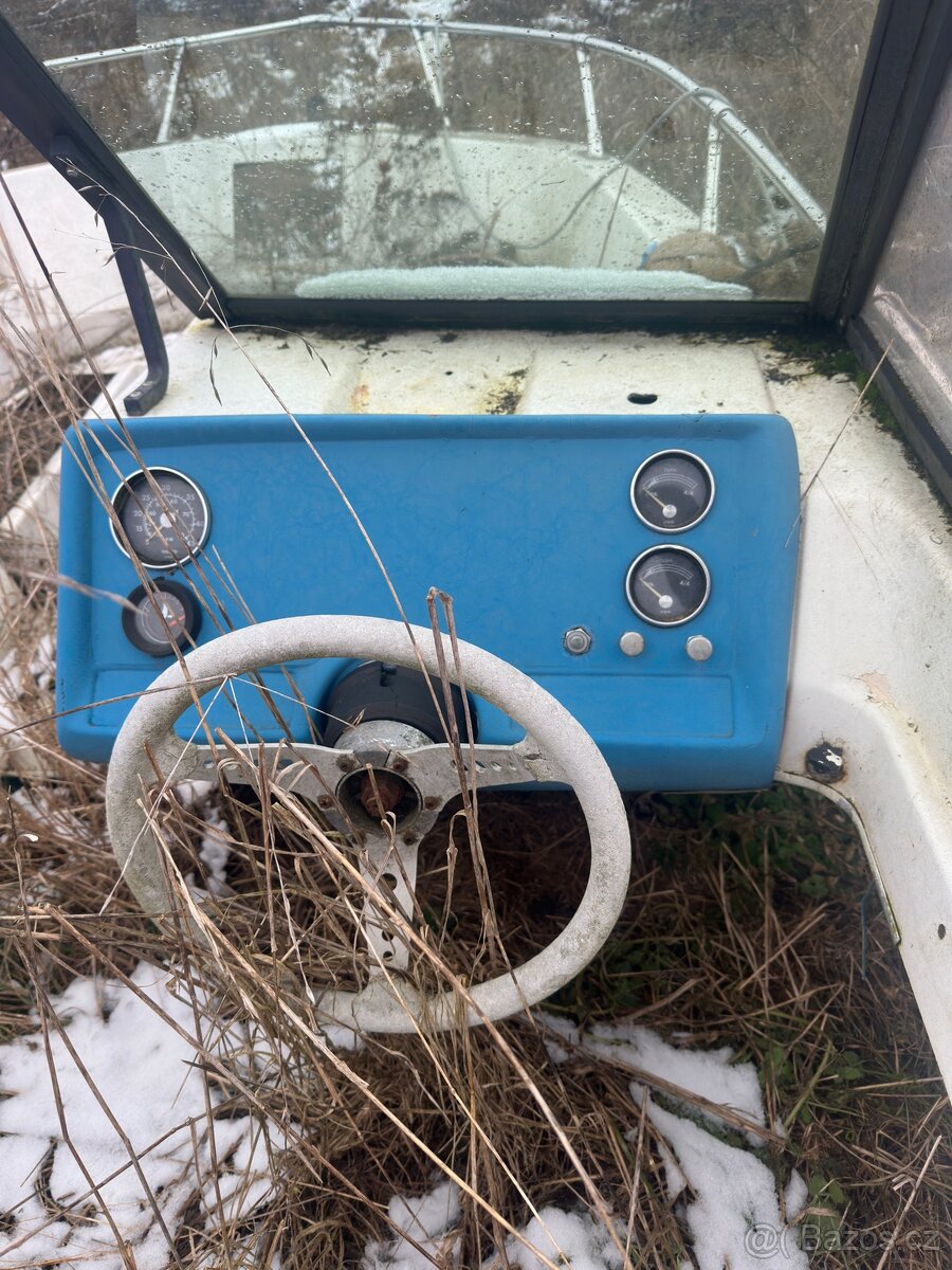 motorový člun Glastron Cahaya - 5