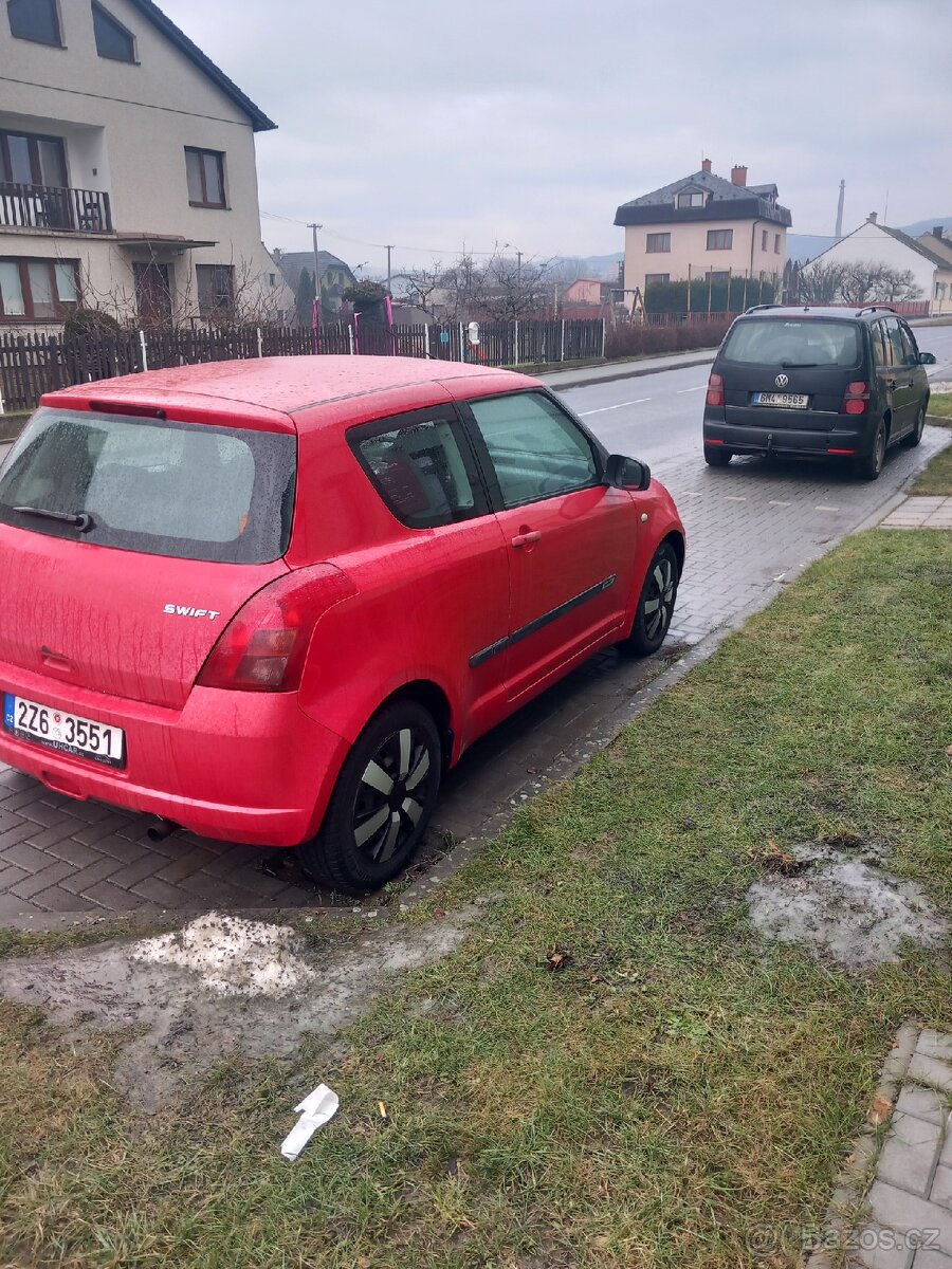Suzuki Swift 2001 1.3 benzín - 5