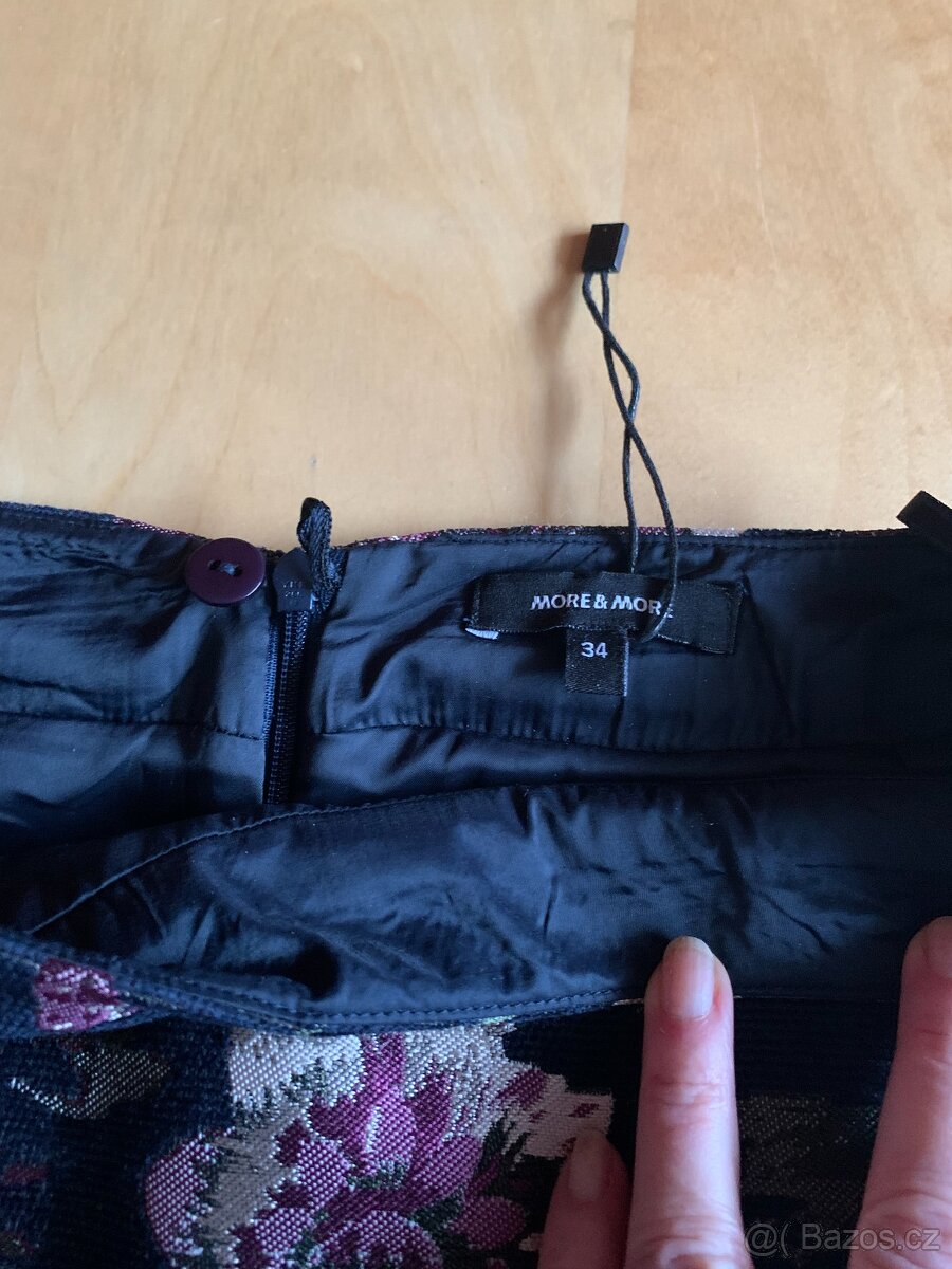 tm. modrá sukně zn. More&More - vel. S - nová - 5