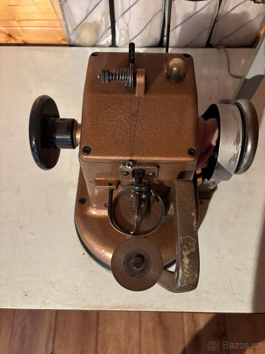 Kožešnický šicí stroj Success - 5