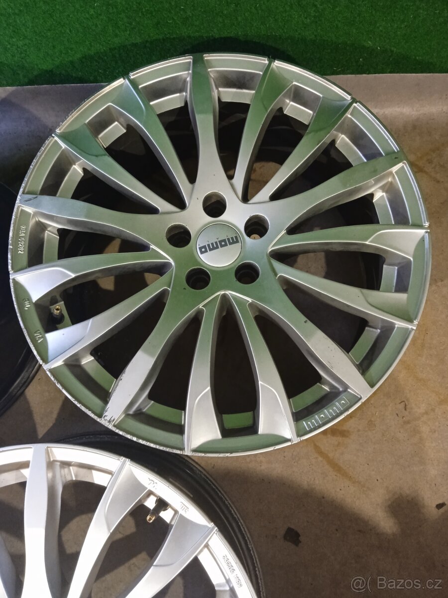 Zavodni alu 19" MOMO 5x108 - 5