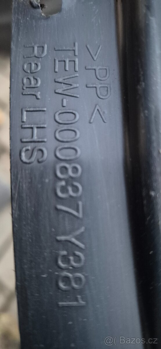 Prodám zadní nadkolí pro Volvo XC70 - 5