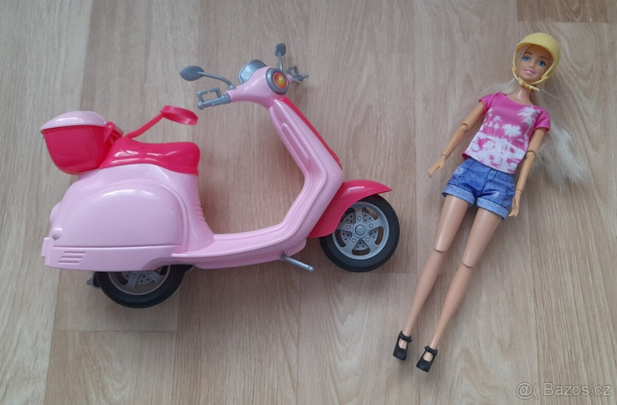 Panenka Anlily kloubová se skútrem - 5