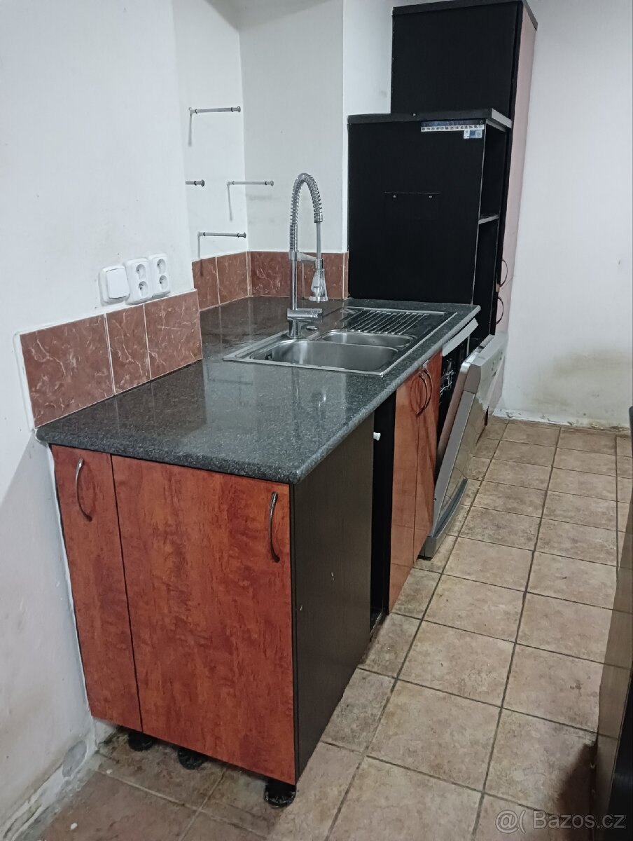 Kuchyňská linka s barem - 5