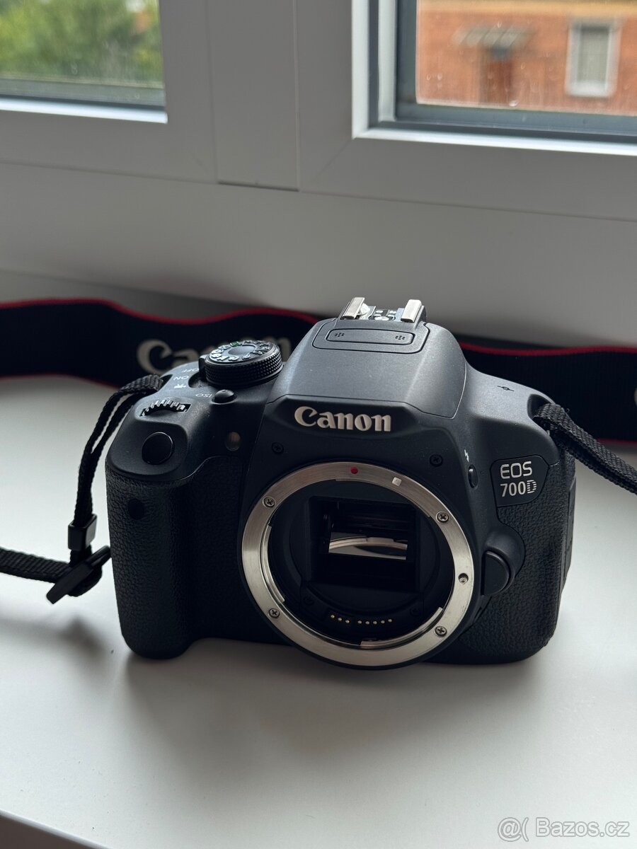 Canon EOS 700D – téměř nepoužitý set s 2 objektivy, filtrem - 5