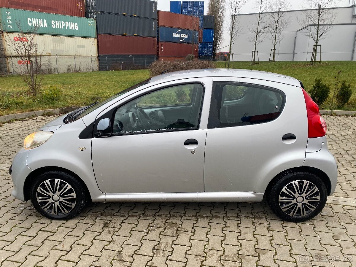 Peugeot 107 1.0i - 5