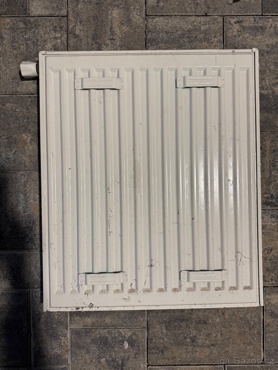 Ploché radiátory - bílé - 5