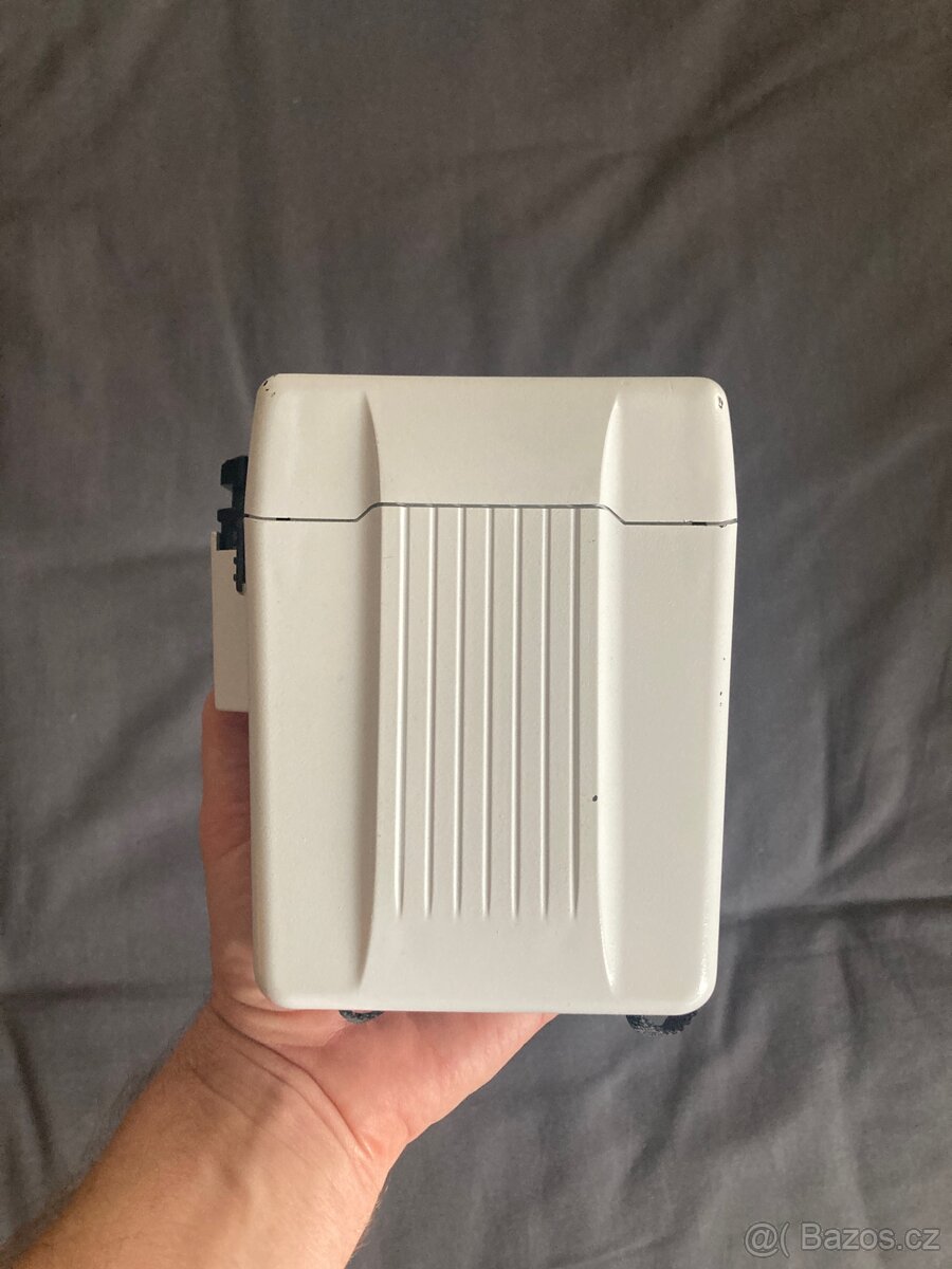 Polaroid OneStep closeup - 5