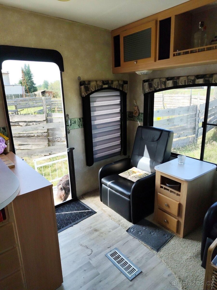 KARAVAN obytný přívěs s doklady - 5