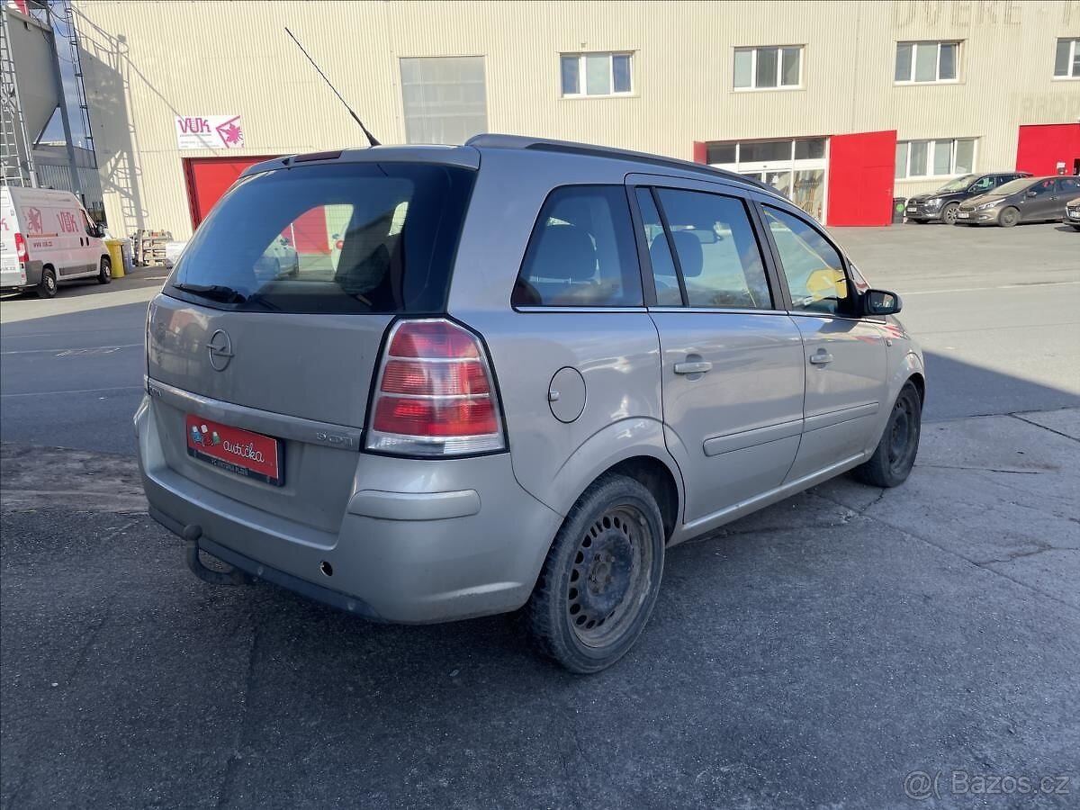 Opel Zafira 1,9 CDTI"88kW"7.míst"Servis - 5