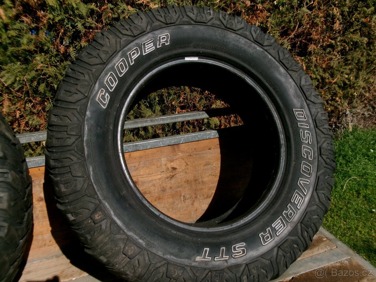 Pneu Cooper Discoverer STT - 265/70 R17, 5ks.