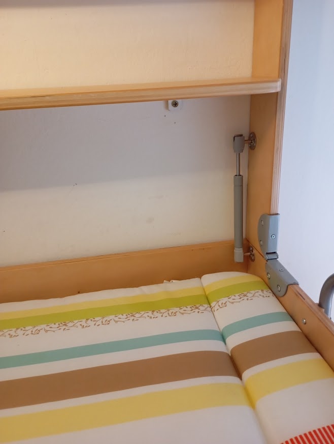 Závěsný přebalovací pult - 5