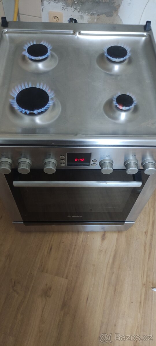 Sporák plynové hořáky a elektrická trouba Značka BOSCH - 5