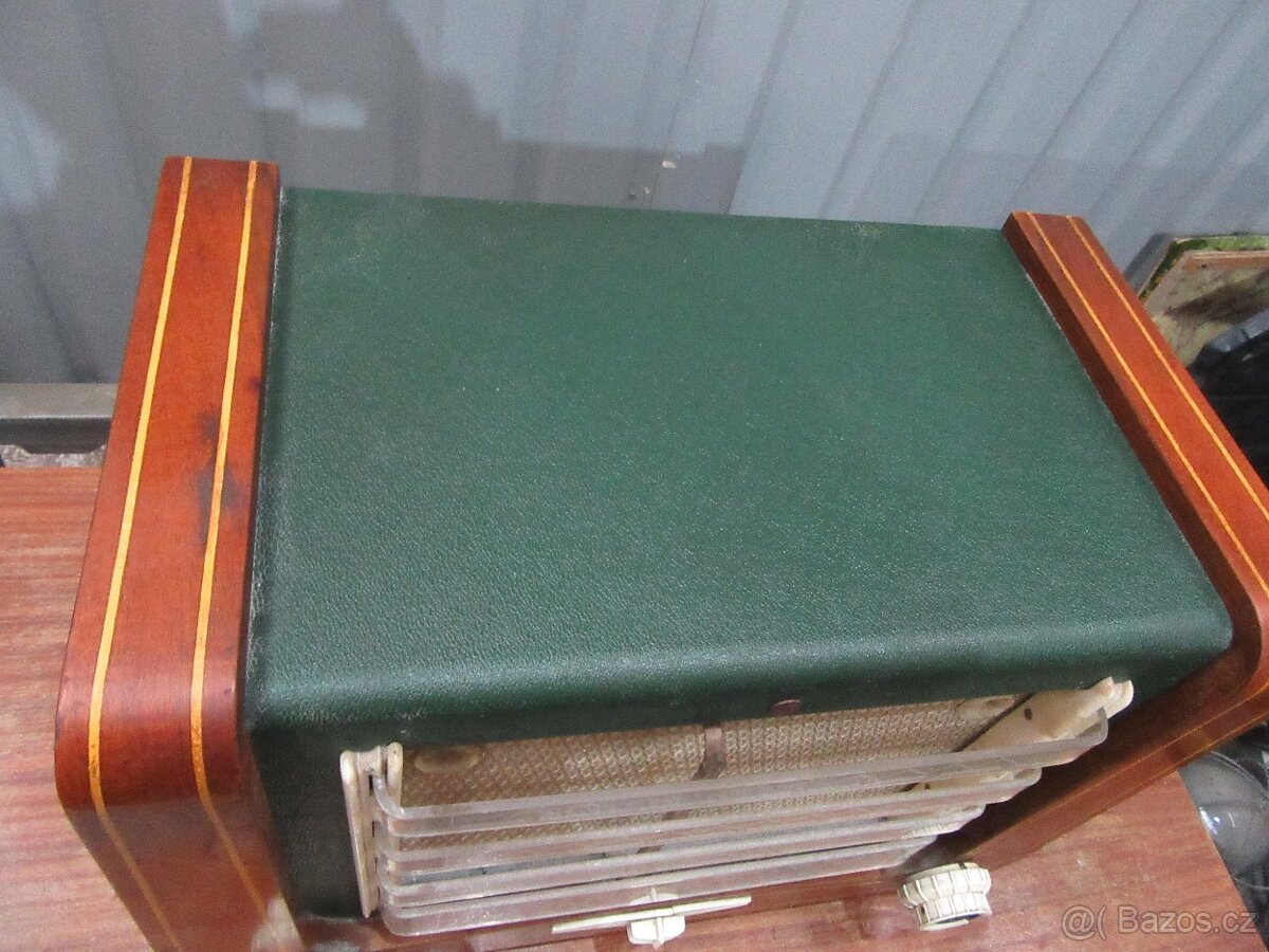 Nabízím staré radio Tesla Máj. Netestováno. Prodávám jako n - 5