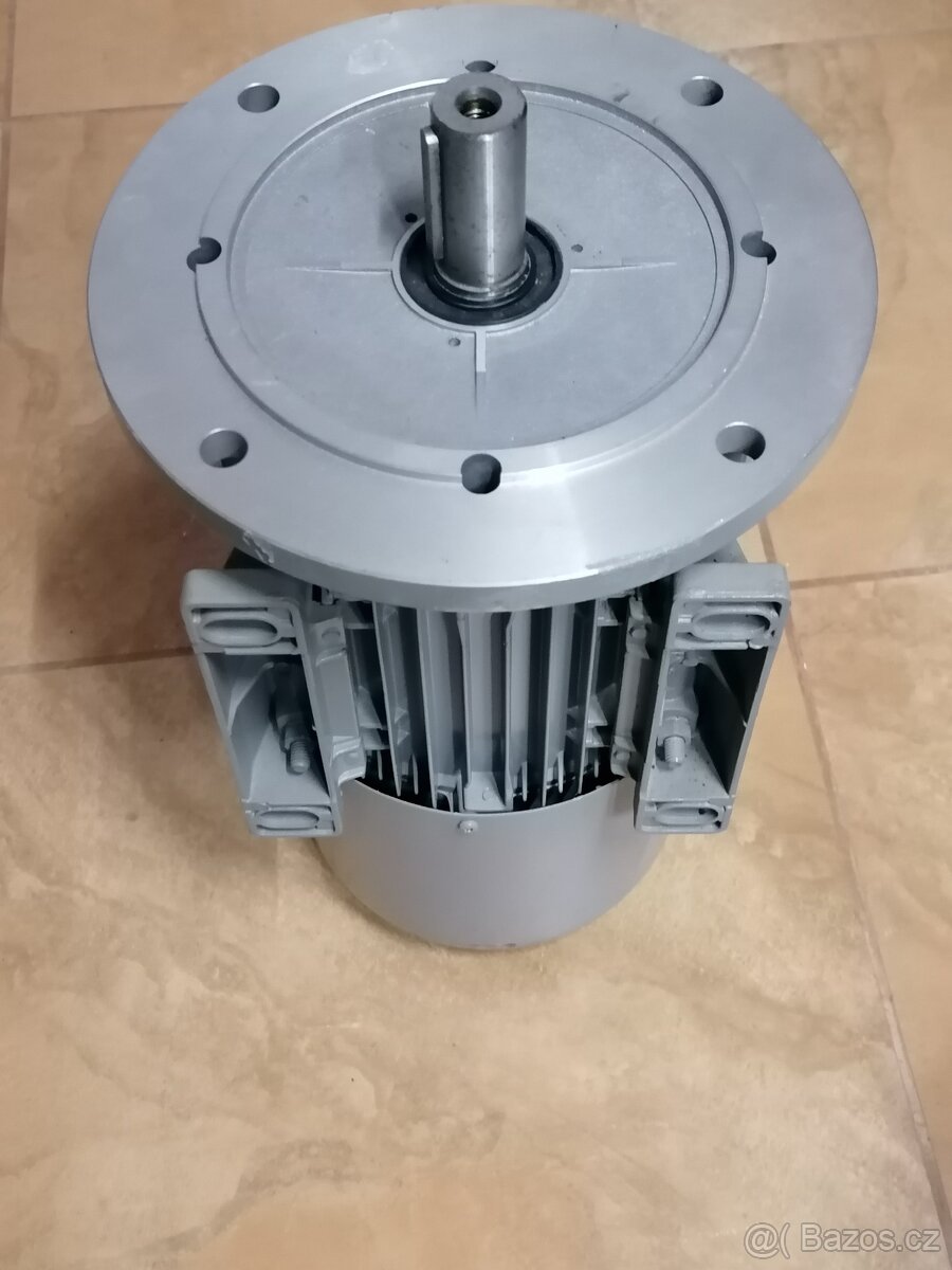Motor 2,2 kW 1400 ot jednofázový - 5